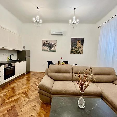 Apartamento Lux Apartmans Pula Exterior foto
