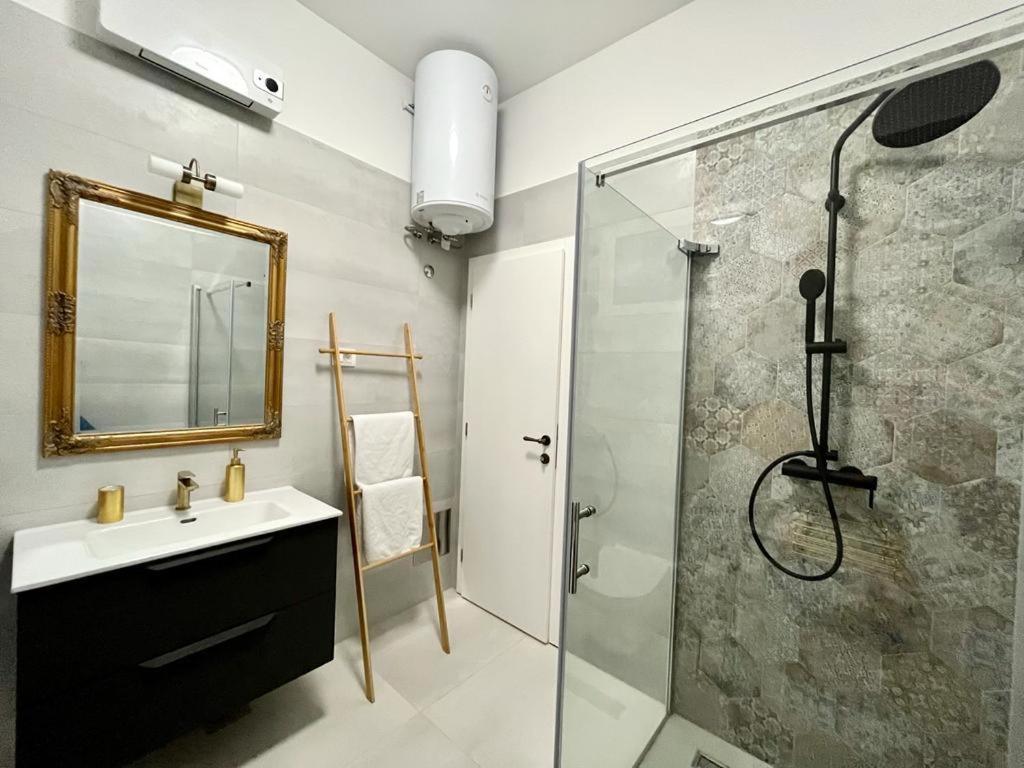Apartamento Lux Apartmans Pula Exterior foto